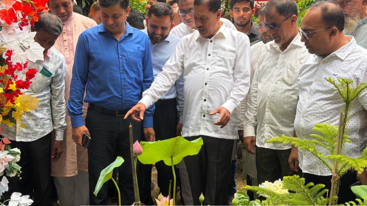 পাকুন্দিয়ায় শুরু হয়েছে ৫ দিন ব্যাপী বৃক্ষ মেলা  